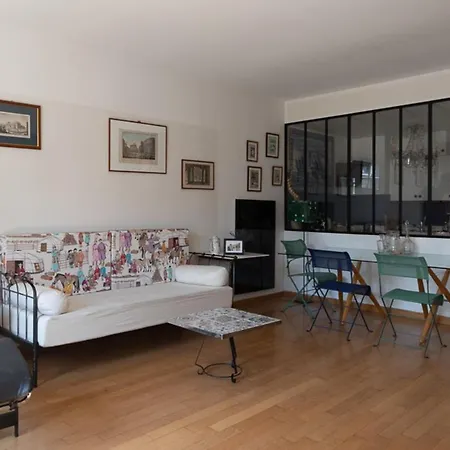 Spacious Cocoon In The Marais Apartment *