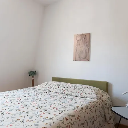 Spacious Cocoon In The Marais Apartment Paris
