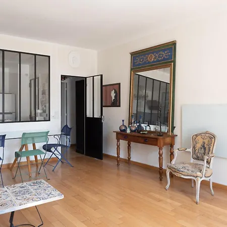 Apartment Spacious Cocoon In The Marais Paris