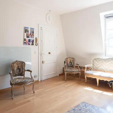 Spacious Cocoon In The Marais Apartment